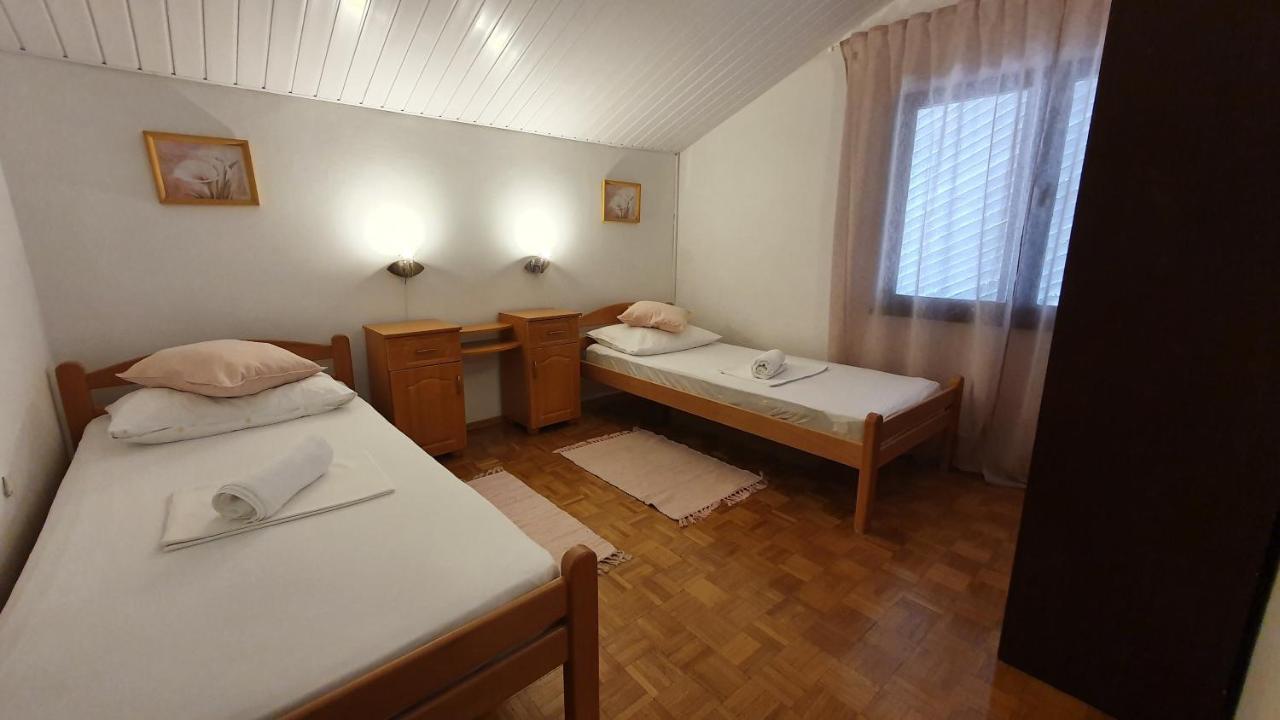 Apartments Karlos Novaglia Esterno foto